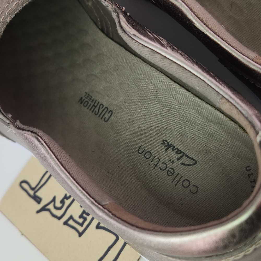 CLARKS GOLD Womens Pennies Size 9.5 GUC - Picture 9 of 16